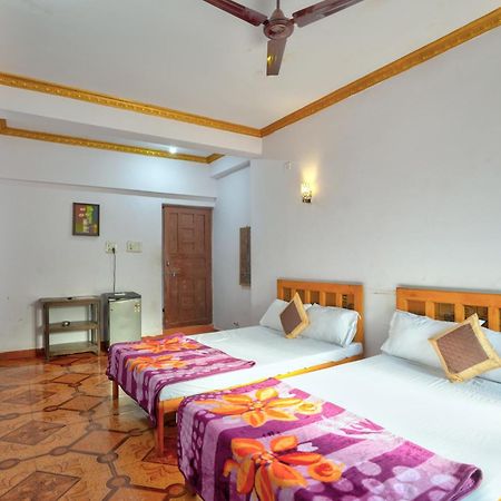Om Sai Guest House Calangute Exteriér fotografie